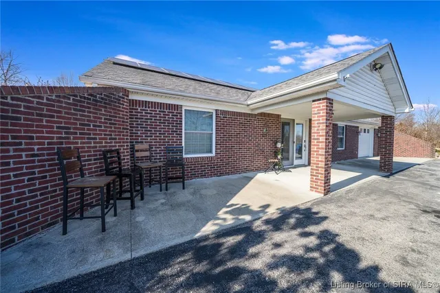 $249,950 | 577 South Robbs Lane, Pekin, IN 47165