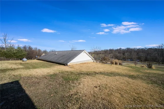 $249,950 | 577 South Robbs Lane, Pekin, IN 47165