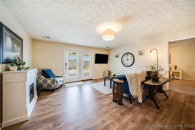 $249,950 | 577 South Robbs Lane, Pekin, IN 47165