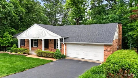 $475,000 | 12464 Meadow Green Place, St. Louis, MO 63141