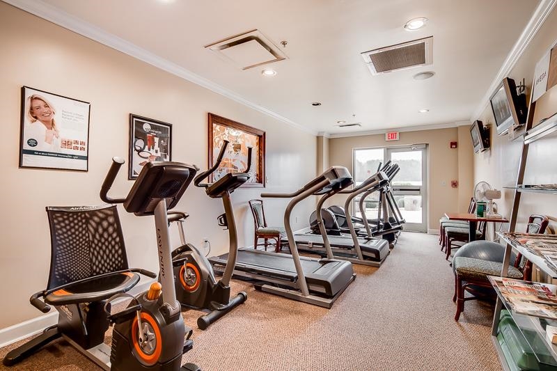 323 Cr 380 Road, Unit P 605 Iuka, MS 38852 - Photo 21 of 24 Workout area featuring crown molding and recessed lighting