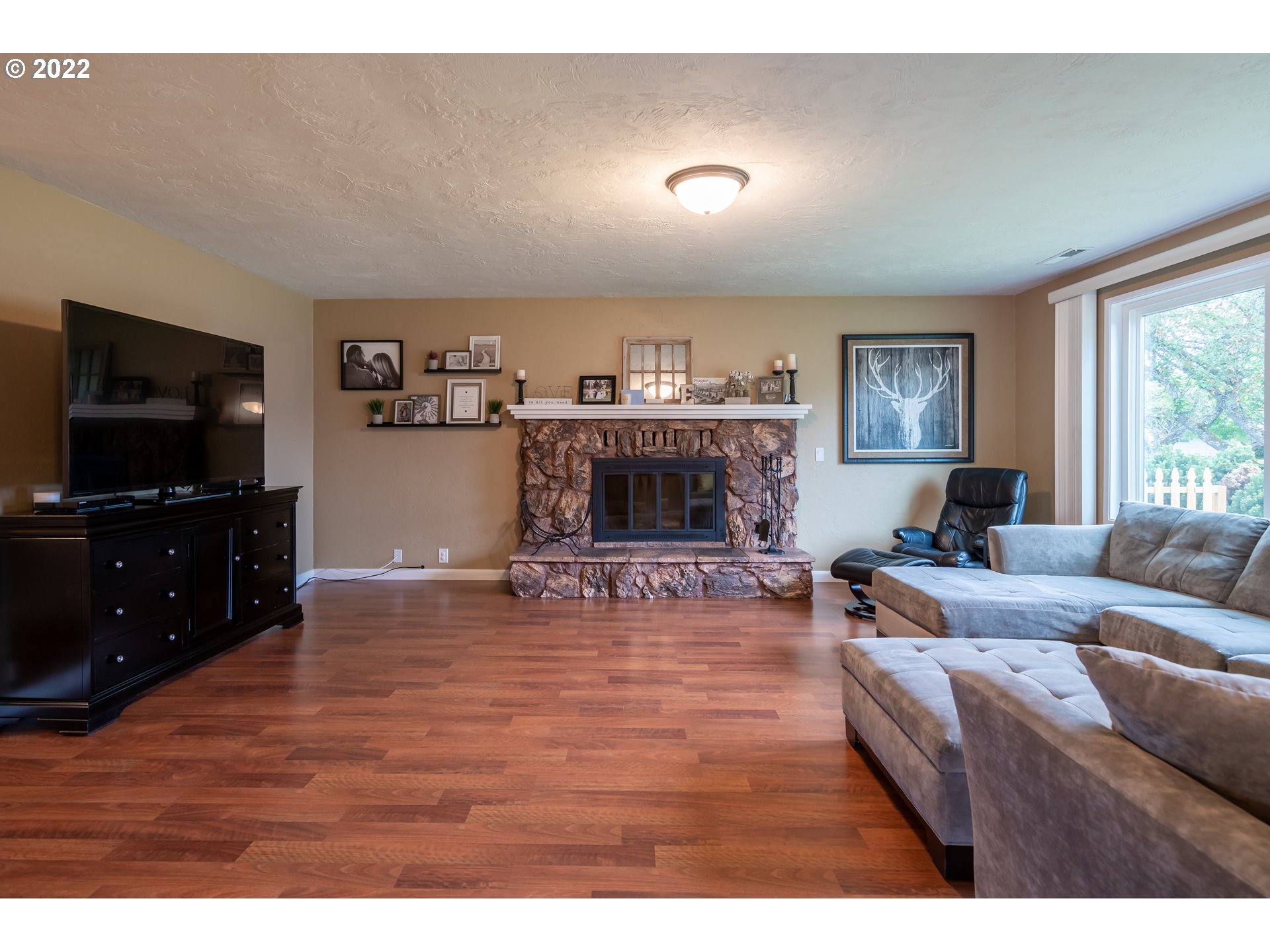 639 57th Street Springfield, OR 97478 - Photo 8 of 29