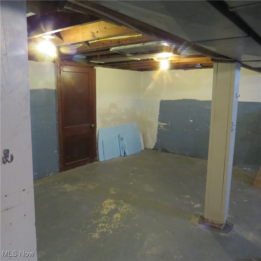 117 Morges Road Malvern, OH 44644 - Photo 20 of 28 Room for storage