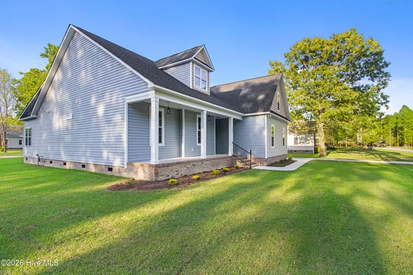$475,000 | 107 East Holly Ridge Road, New Bern, NC 28562