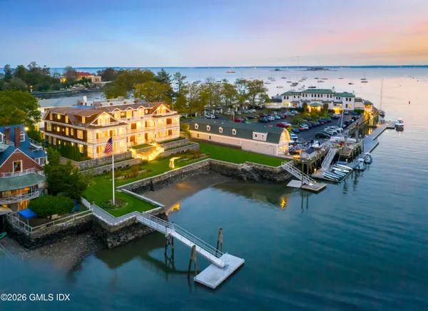$6,450,000 | 702 Steamboat Road, Unit 6, Greenwich, CT 06830