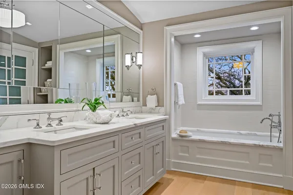 $6,450,000 | 702 Steamboat Road, Unit 6, Greenwich, CT 06830