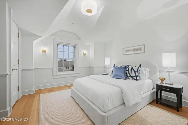$6,450,000 | 702 Steamboat Road, Unit 6, Greenwich, CT 06830