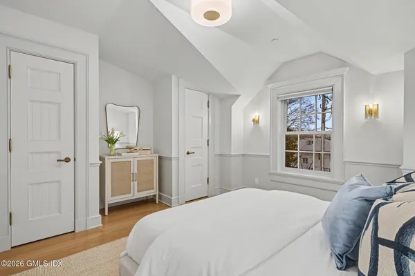 $6,450,000 | 702 Steamboat Road, Unit 6, Greenwich, CT 06830
