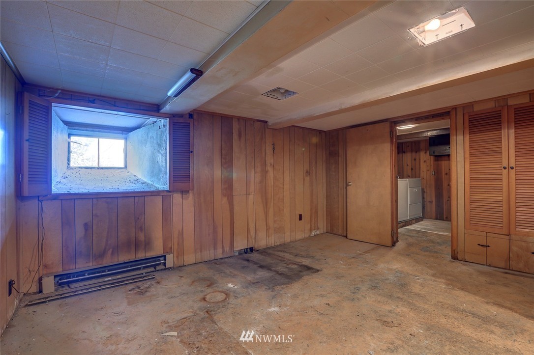 10640 Riviera Place Northeast Seattle, WA 98125 - Photo 11 of 22 Gallery Image 11