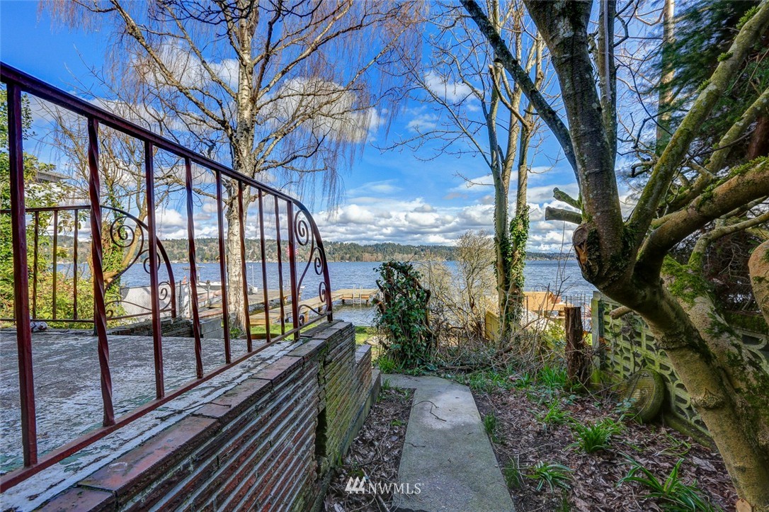 10640 Riviera Place Northeast Seattle, WA 98125 - Photo 15 of 22 Gallery Image 15