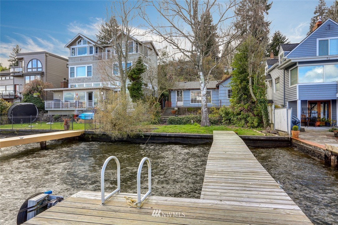 10640 Riviera Place Northeast Seattle, WA 98125 - Photo 18 of 22 Gallery Image 18