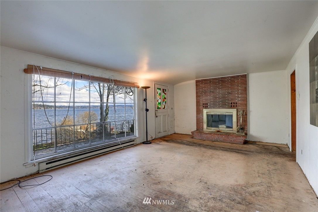 10640 Riviera Place Northeast Seattle, WA 98125 - Photo 5 of 22 Gallery Image 5