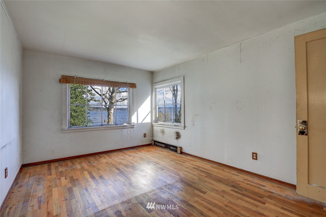 10640 Riviera Place Northeast Seattle, WA 98125 - Photo 6 of 22 Gallery Image 6