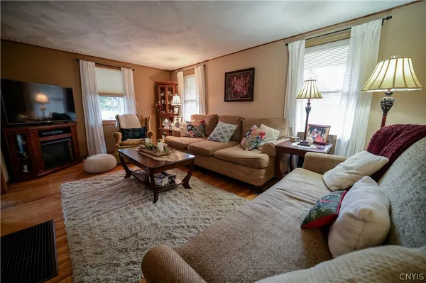 $289,900 | 307 Lomond Place, Utica, NY 13502