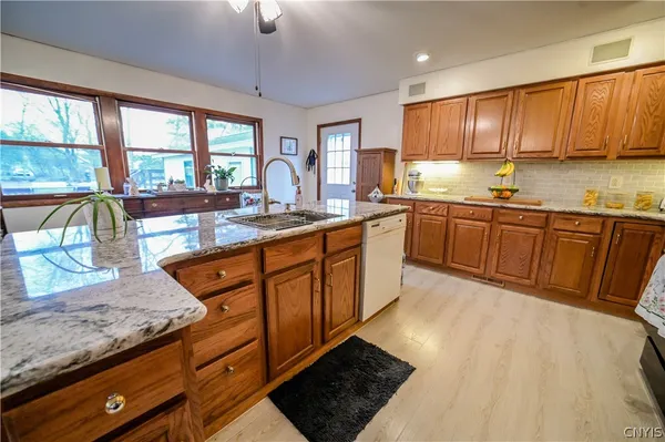 $289,900 | 307 Lomond Place, Utica, NY 13502