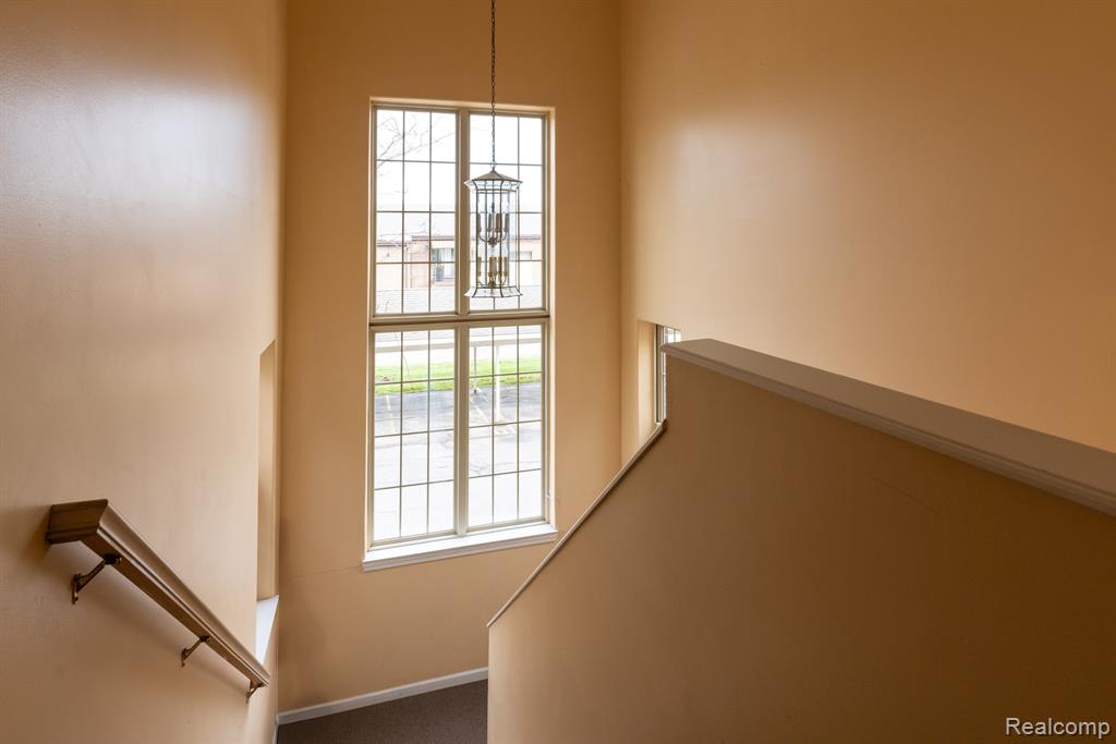 28872 Five Mile Road Livonia, MI 48154 - Photo 4 of 23