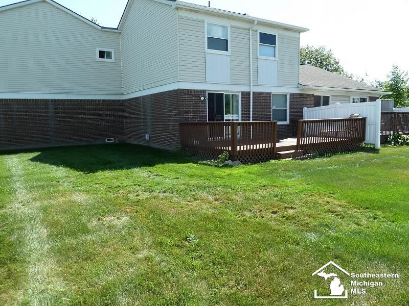 12607 Ronda Southgate, MI 48195 - Photo 20 of 22 31255758-19.JPG