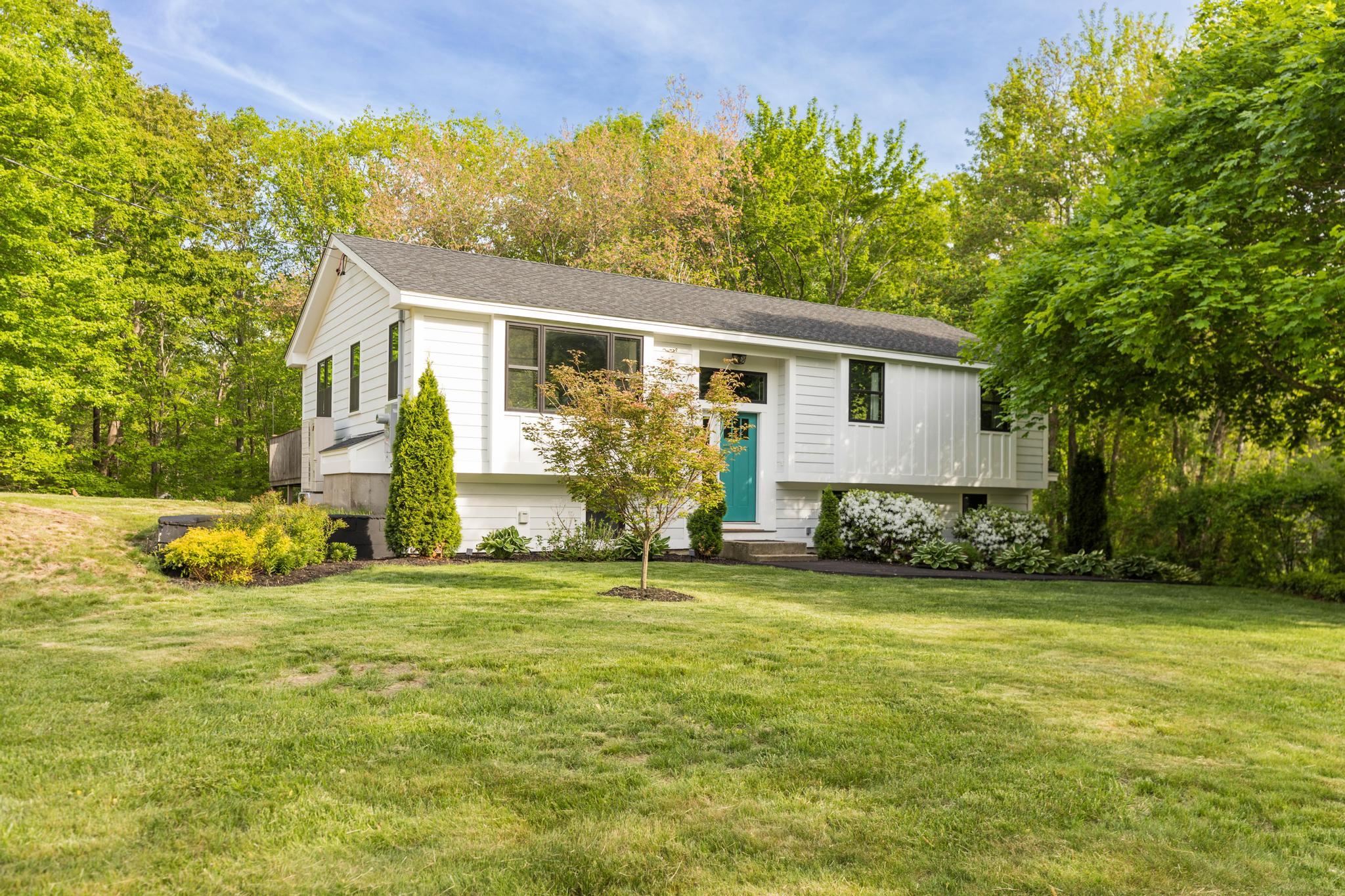 29 Frontier Street Rye, NH 03870 - Photo 2 of 34