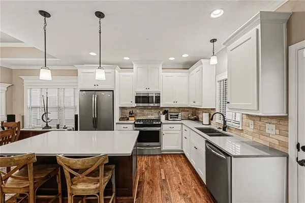 $525,000 | 8554 Barstow Street, Lenexa, KS 66219