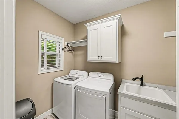 $525,000 | 8554 Barstow Street, Lenexa, KS 66219
