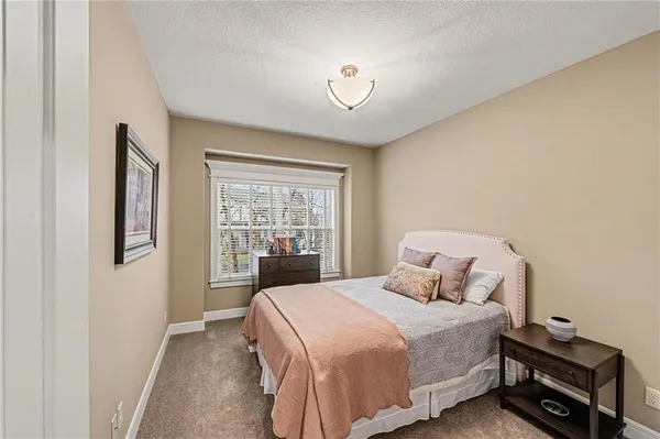 $525,000 | 8554 Barstow Street, Lenexa, KS 66219