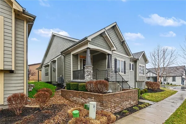 $525,000 | 8554 Barstow Street, Lenexa, KS 66219
