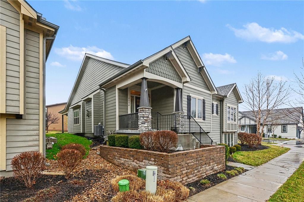 8554 Barstow Street Lenexa, KS 66219 - Photo 4 of 25
