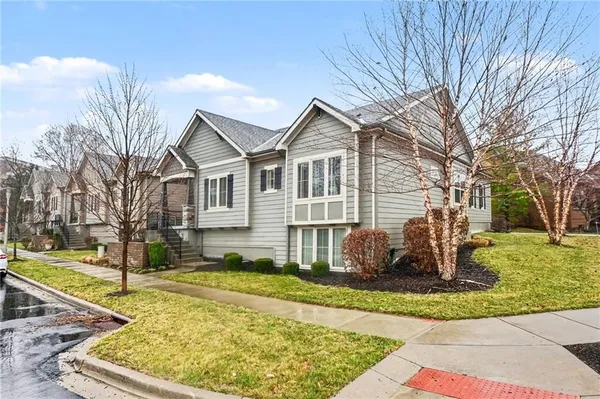 $525,000 | 8554 Barstow Street, Lenexa, KS 66219