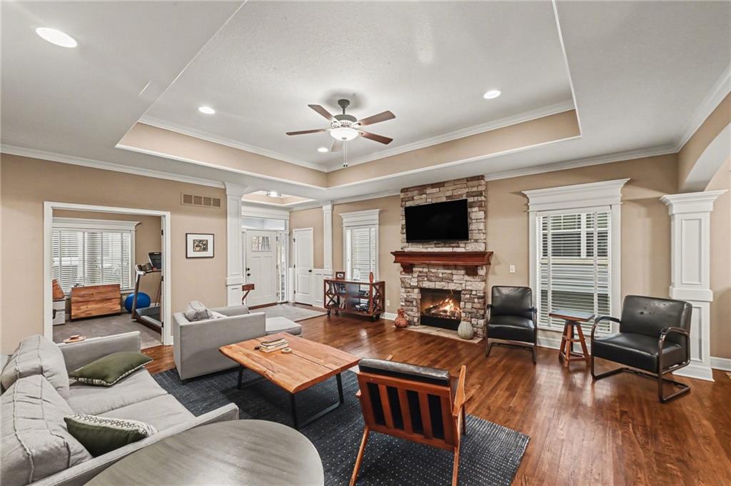 8554 Barstow Street Lenexa, KS 66219 - Photo 8 of 25