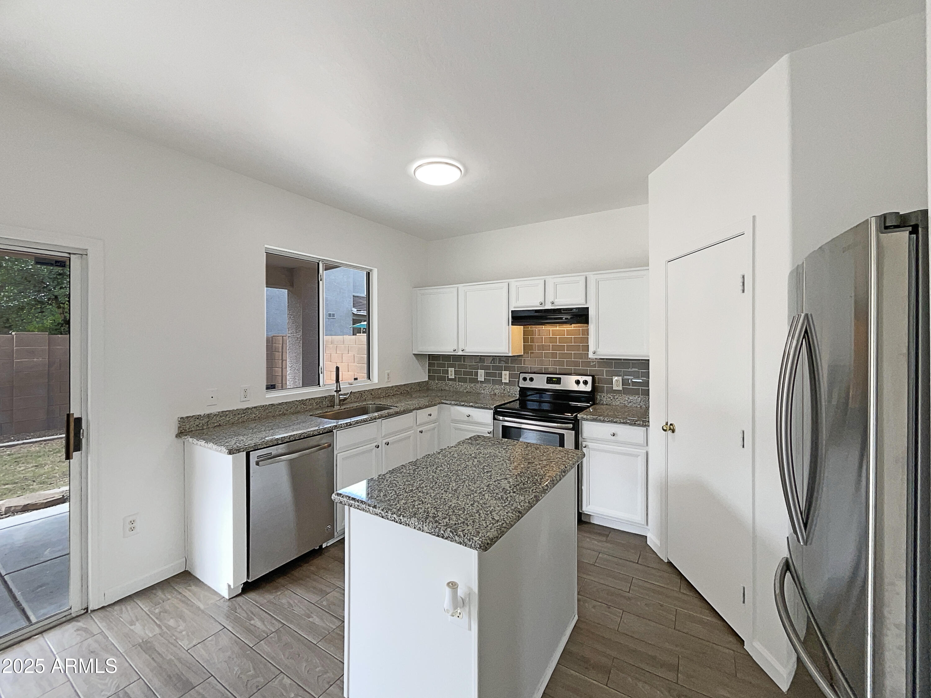 4005 West Carter Road Phoenix, AZ 85041 - Photo 6 of 21 listing_5