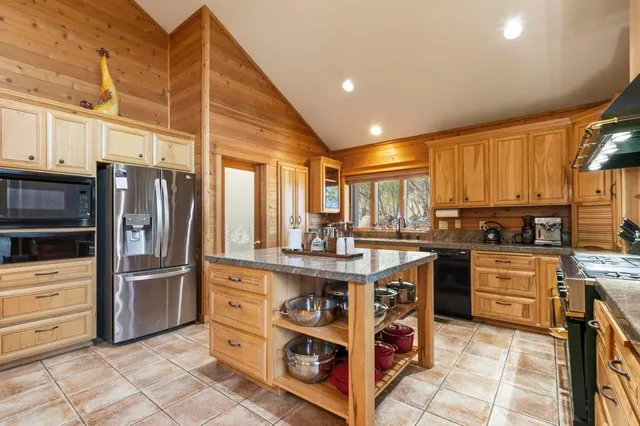 $750,000 | 7594 Leahs Way, Browns Valley, CA 95918