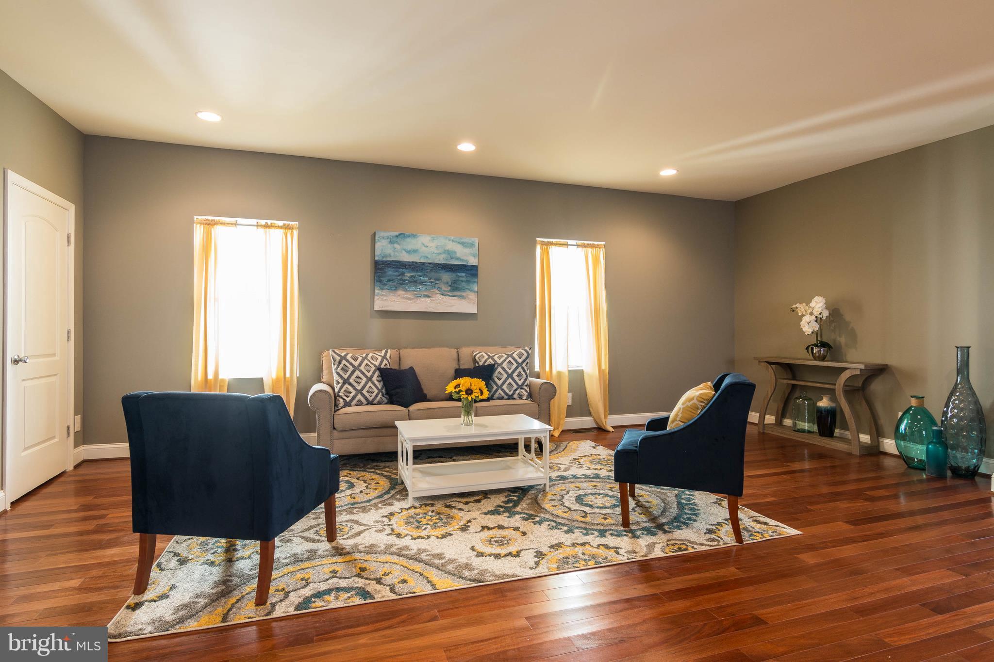 4011 Barrington Road Baltimore, MD 21207 - Photo 11 of 30 Living Room