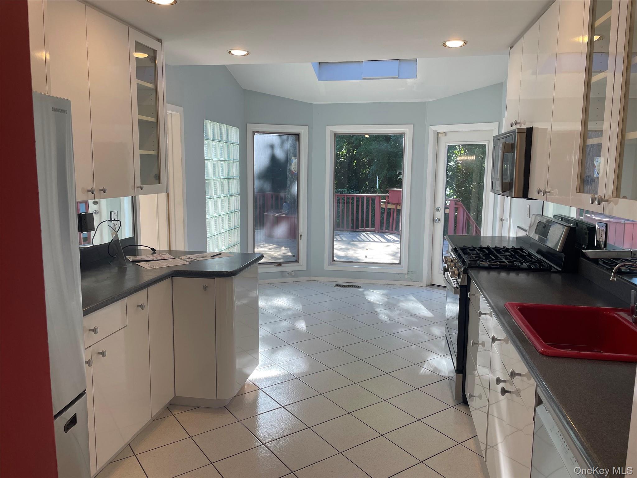 239 Hungry Harbor Road Valley Stream, NY 11581 - Photo 14 of 45 Gallery Image 14