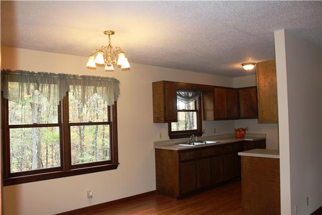 2372 Grays Bend Road Centerville, TN 37033 - Photo 6 of 12 Kitchen/Dining Combo