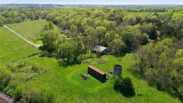 $375,000 | 5976 Cleveland Avenue, Parker, KS 66072