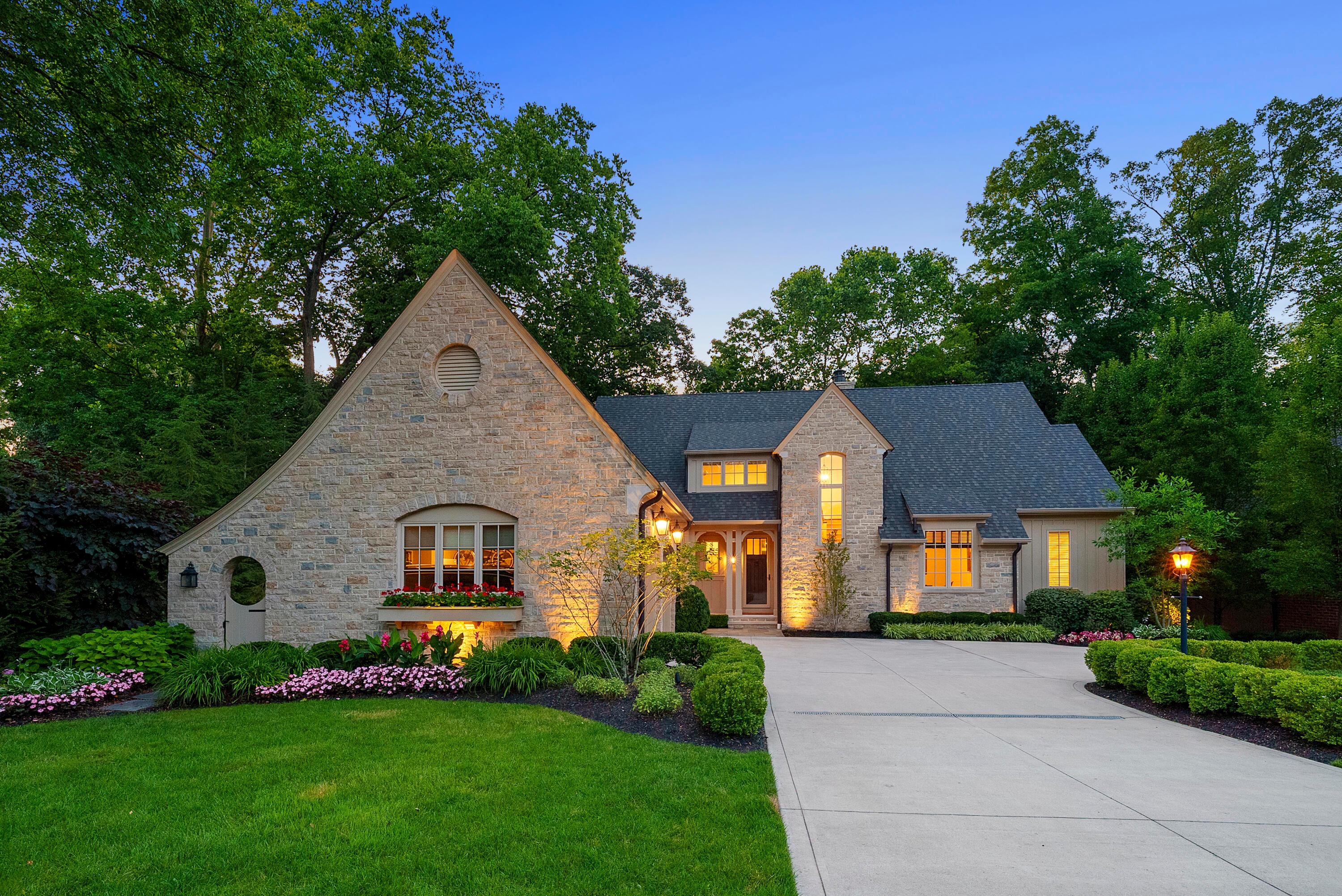 2730 Edington Road Columbus, OH 43221 - Photo 60 of 70 Evening