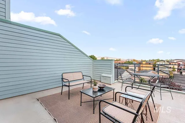 $685,000 | 424 East Thurman Mill Street, Garden City, ID 83714