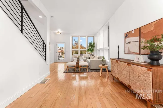 $685,000 | 424 East Thurman Mill Street, Garden City, ID 83714