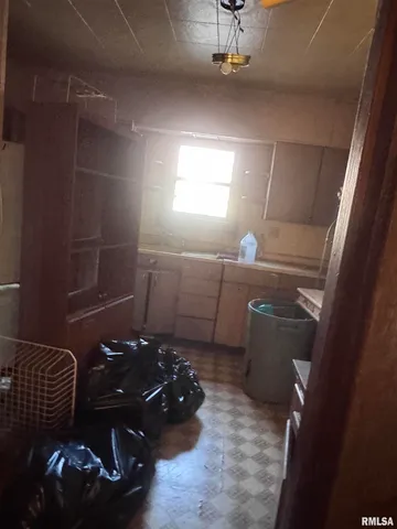 $20,000 | 705 North Madison Street, Macomb, IL 61455