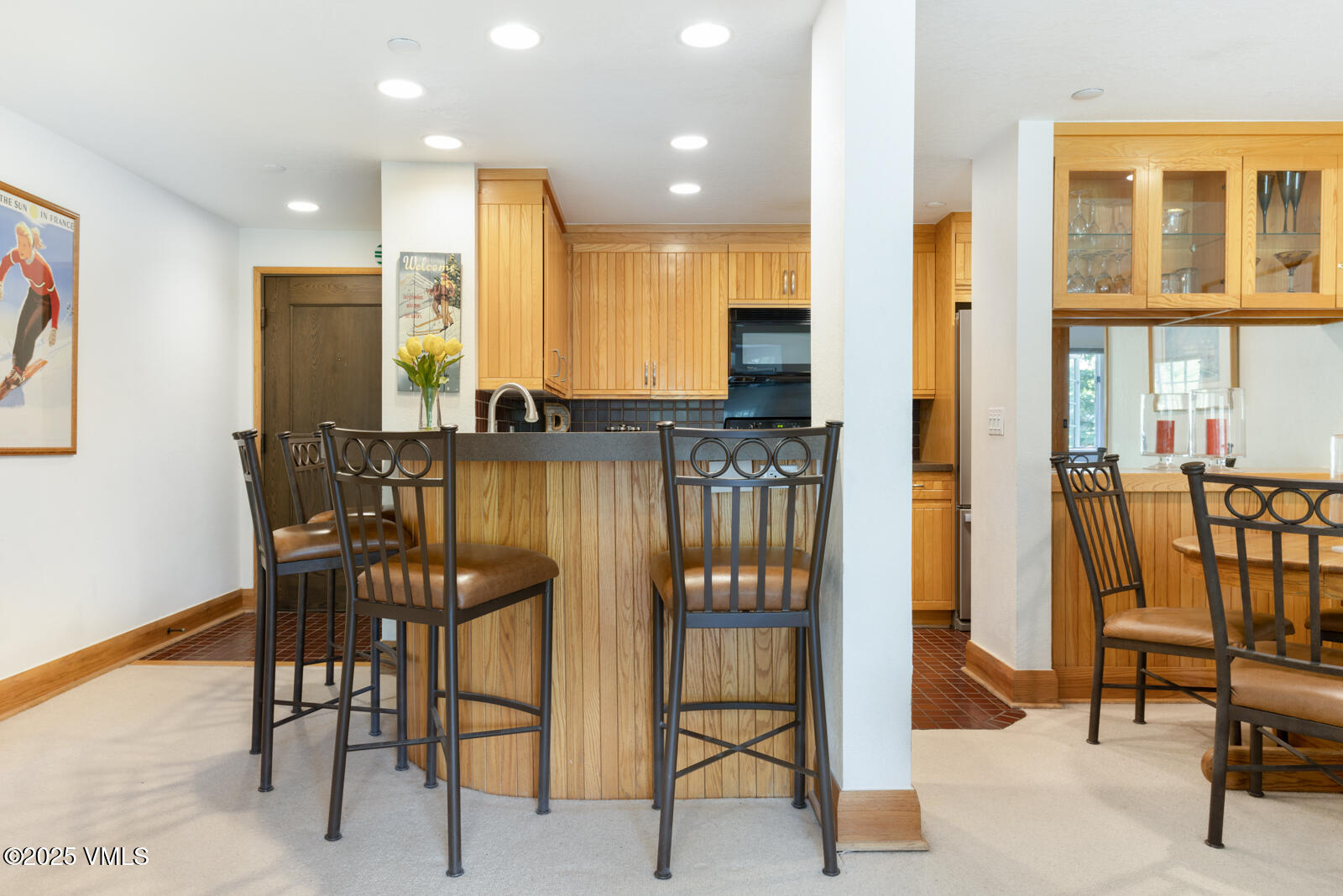 120 Offerson Road, Unit 2320 Beaver Creek, CO 81620 - Photo 7 of 45 LOTS OF SEATING FOR DINING