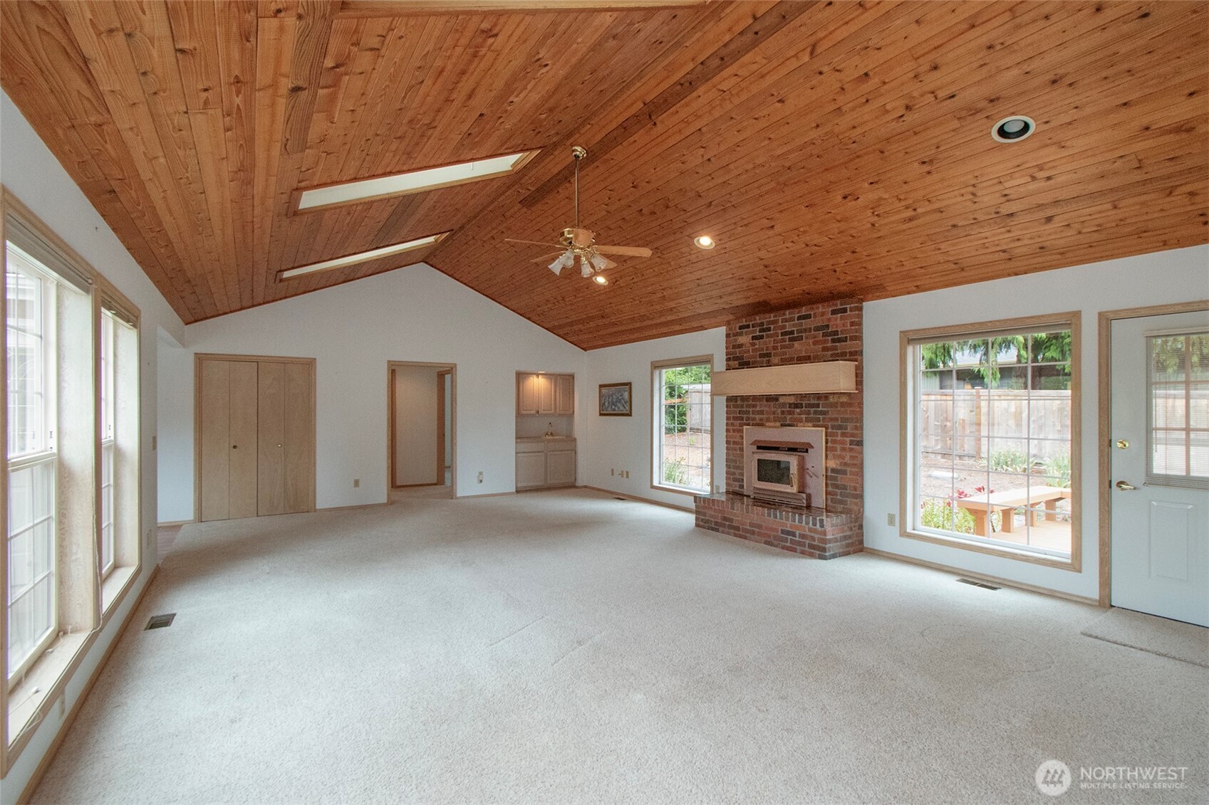 132 Madigan Road Sequim, WA 98382 - Photo 5 of 40