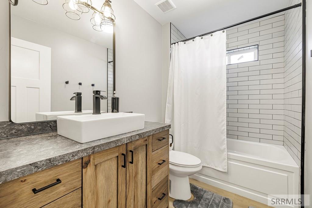 587 Springbrook Lane St. Anthony, ID 83445 - Photo 24 of 43 Main Bath