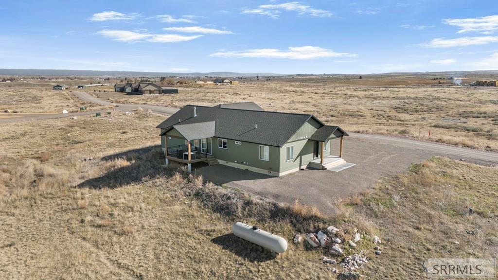 587 Springbrook Lane St. Anthony, ID 83445 - Photo 6 of 43 Back yard