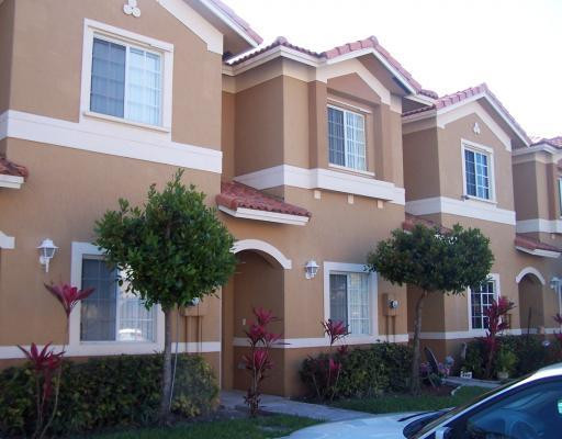 5924 Riverside Avenue, Unit 5924 Tamarac, FL 33321 - Photo 5 of 9 Exterior Front