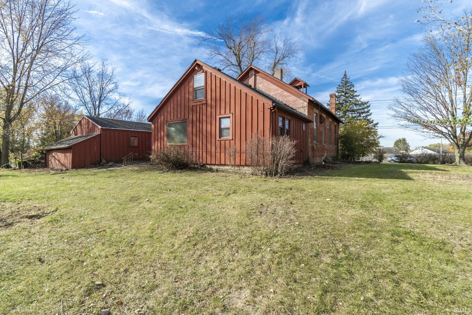 8126 Coldwater Road Fort Wayne, IN 46825 - Photo 8 of 36