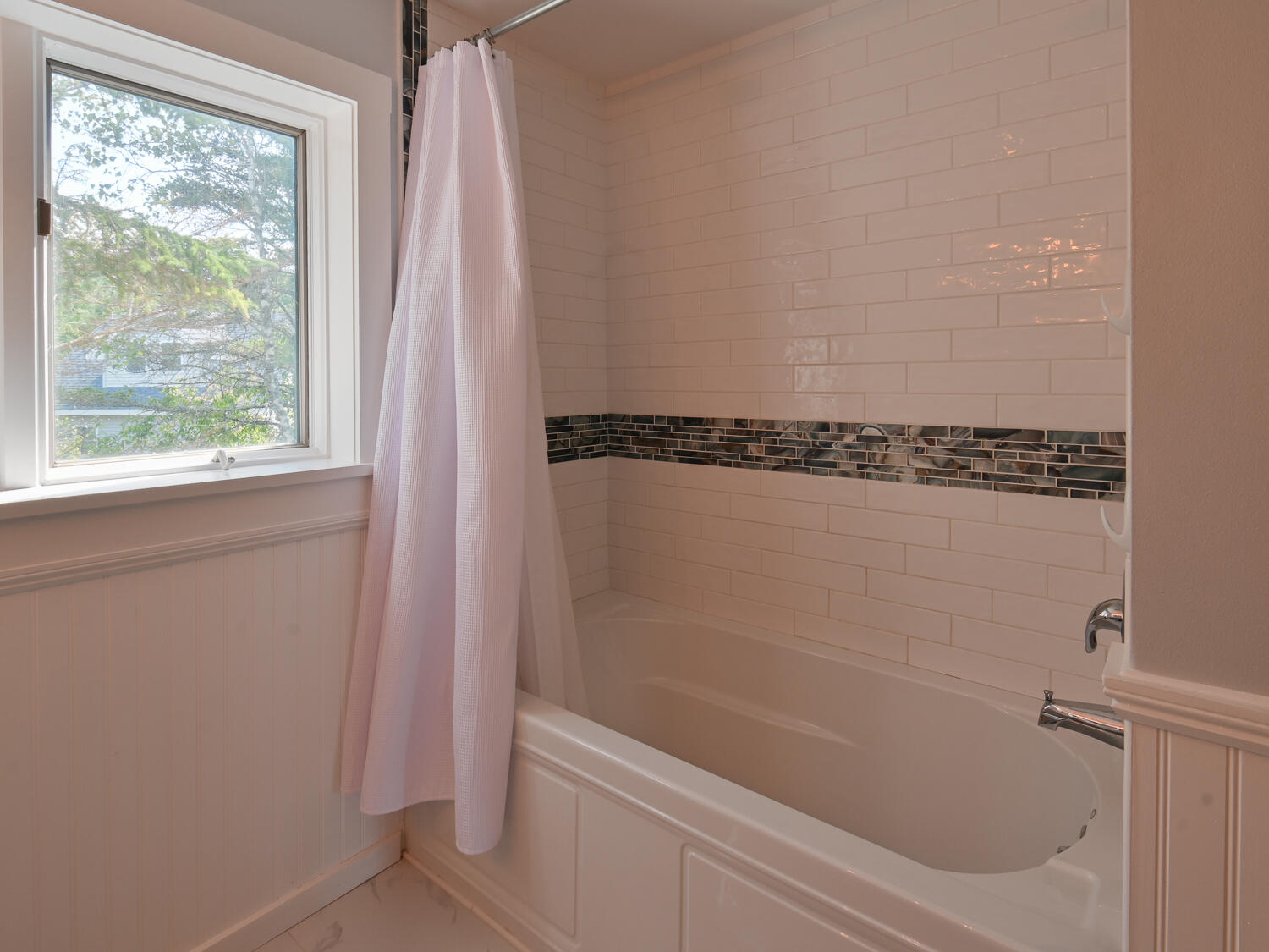256 Sand Point Road Bar Harbor, ME 04609 - Photo 32 of 44 Tub