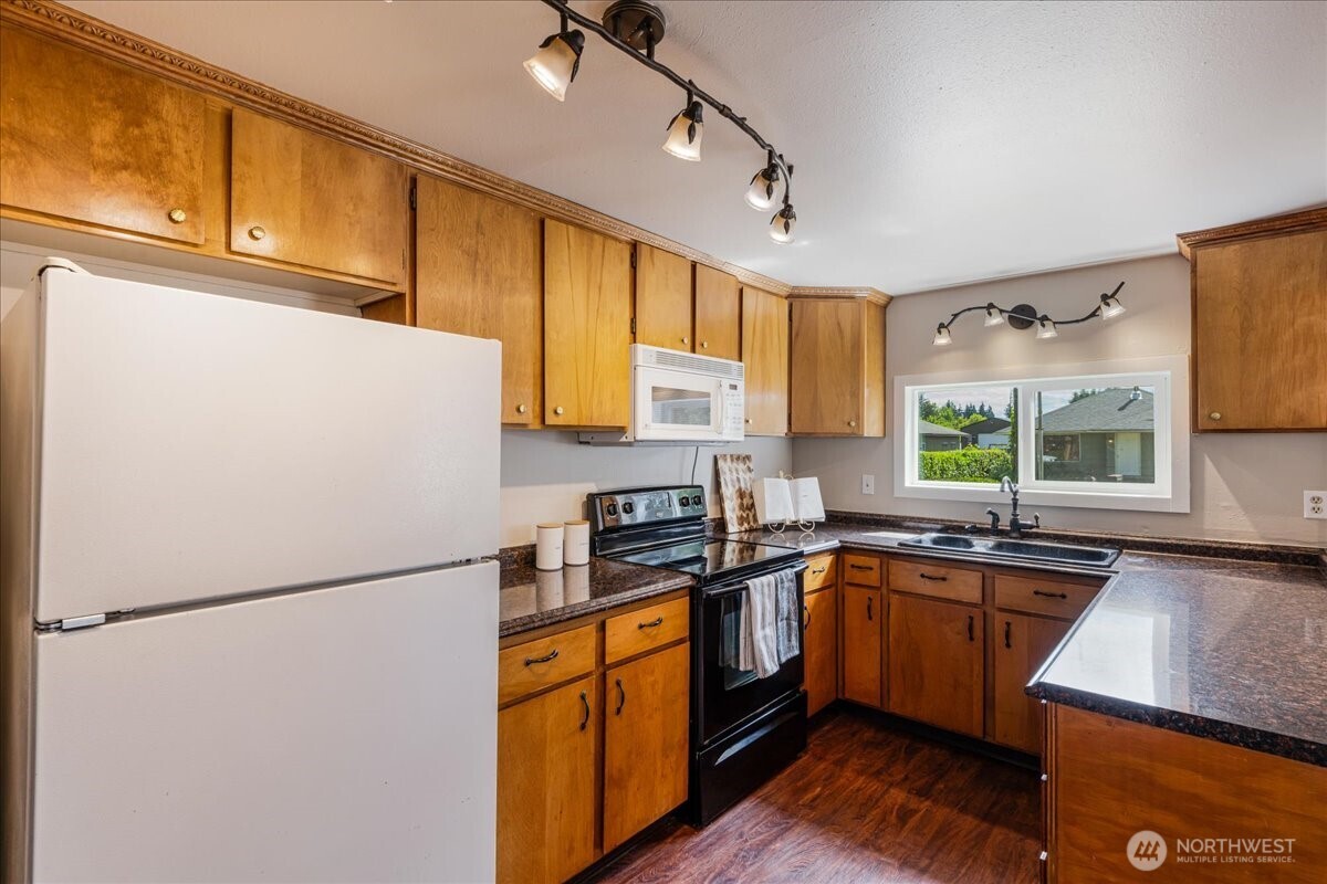 3270 Pine Street Longview, WA 98632 - Photo 11 of 33