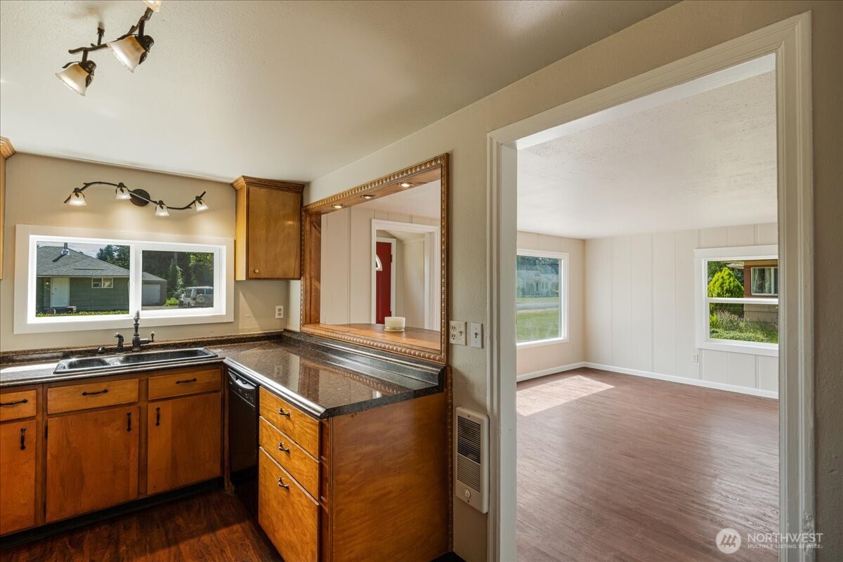 3270 Pine Street Longview, WA 98632 - Photo 12 of 33