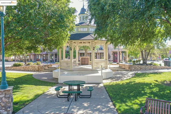 $429,000 | 350 Town Square Road, Copperopolis, CA 95228