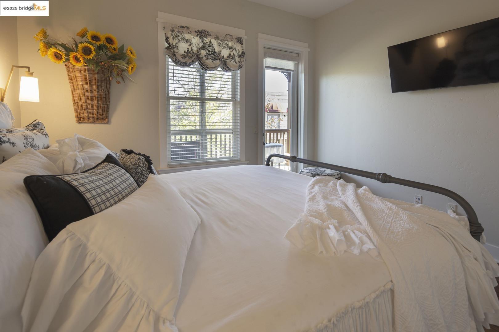 350 Town Square Road Copperopolis, CA 95228 - Photo 8 of 42